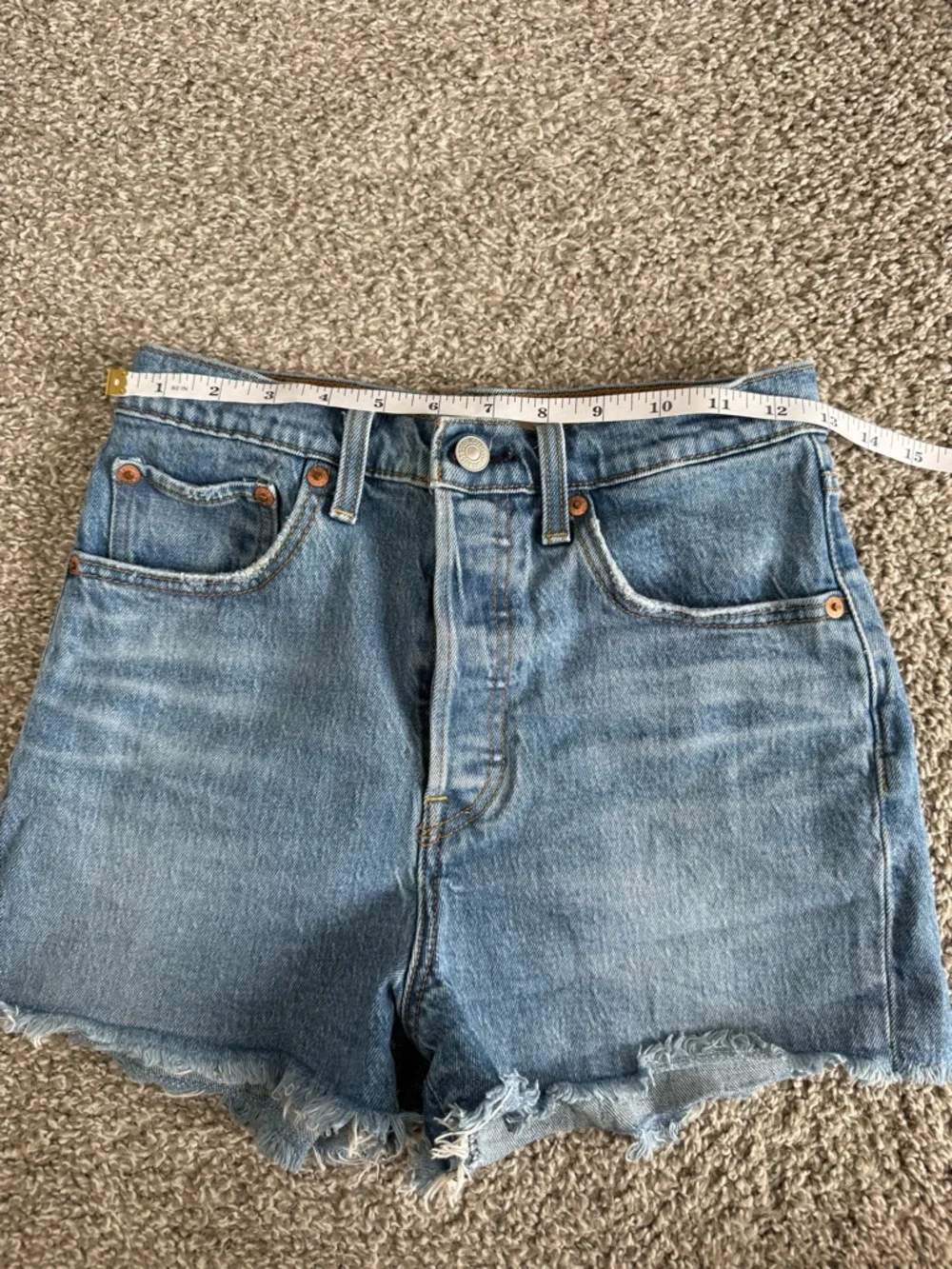 LEVI'S | Ribcage Short - Size 27 - Picture 7 of 9